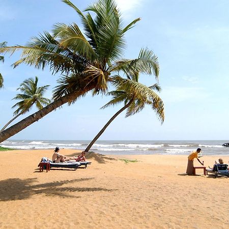 Rainbow Beach Hotel Negombo Exterior photo