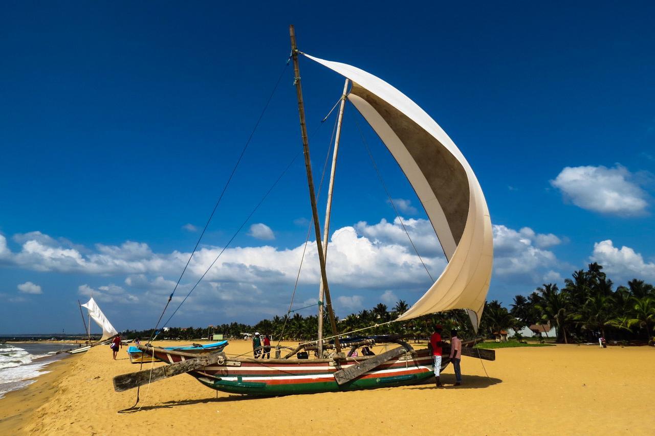 Rainbow Beach Hotel Negombo Exterior photo