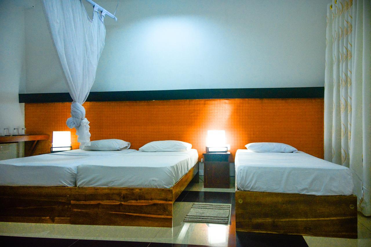 Rainbow Beach Hotel Negombo Exterior photo