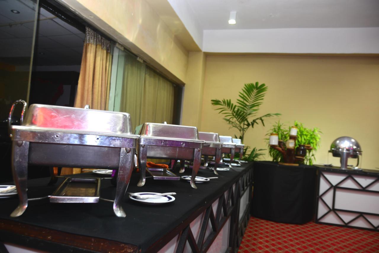Rainbow Beach Hotel Negombo Exterior photo