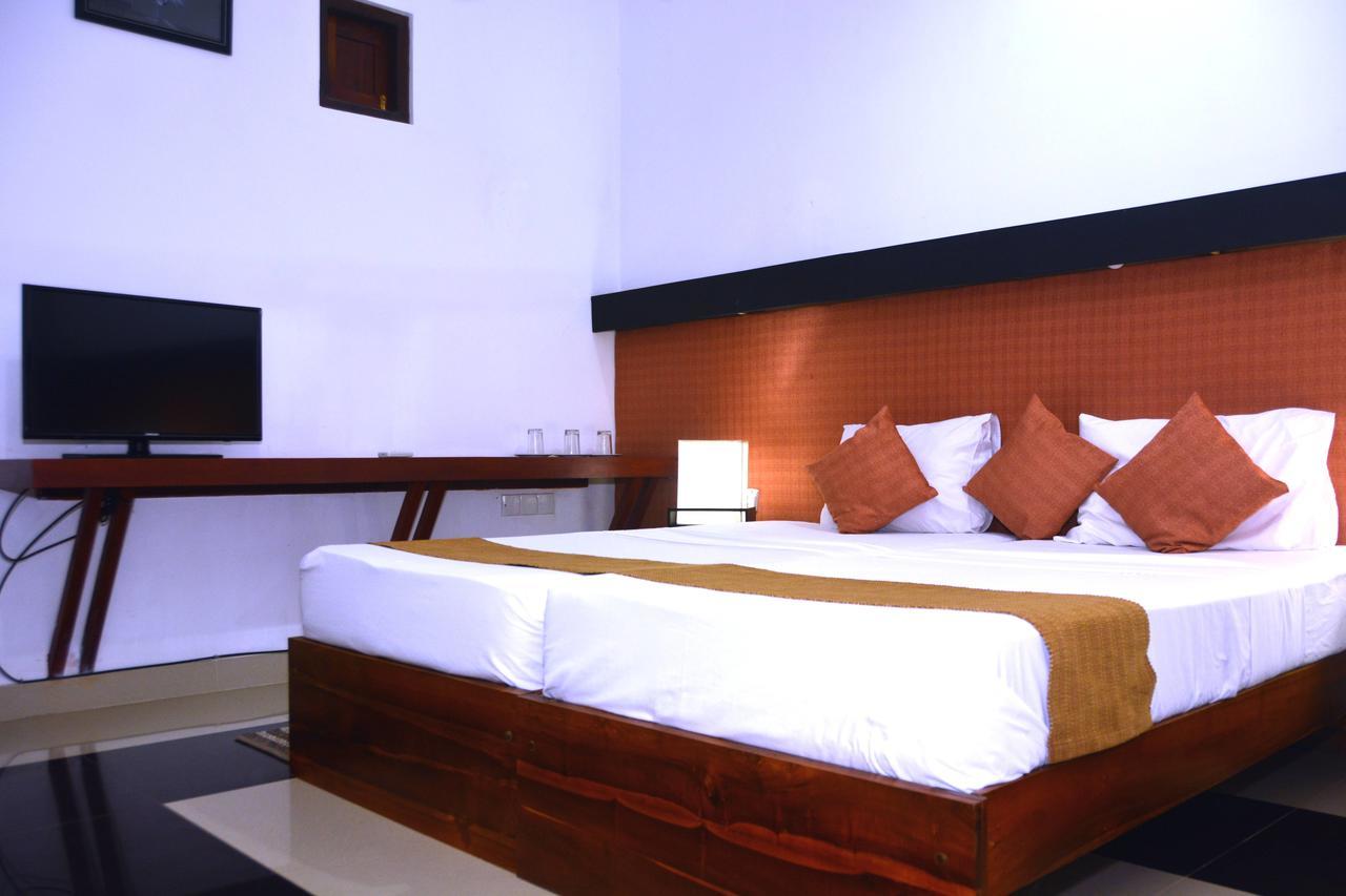 Rainbow Beach Hotel Negombo Exterior photo